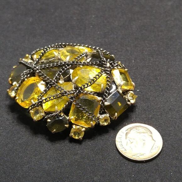 Stella & Dot Rhinestones Chain Brooch & Pendant, Hallmark Heart Dots, 2 Inches - Picture 8 of 9